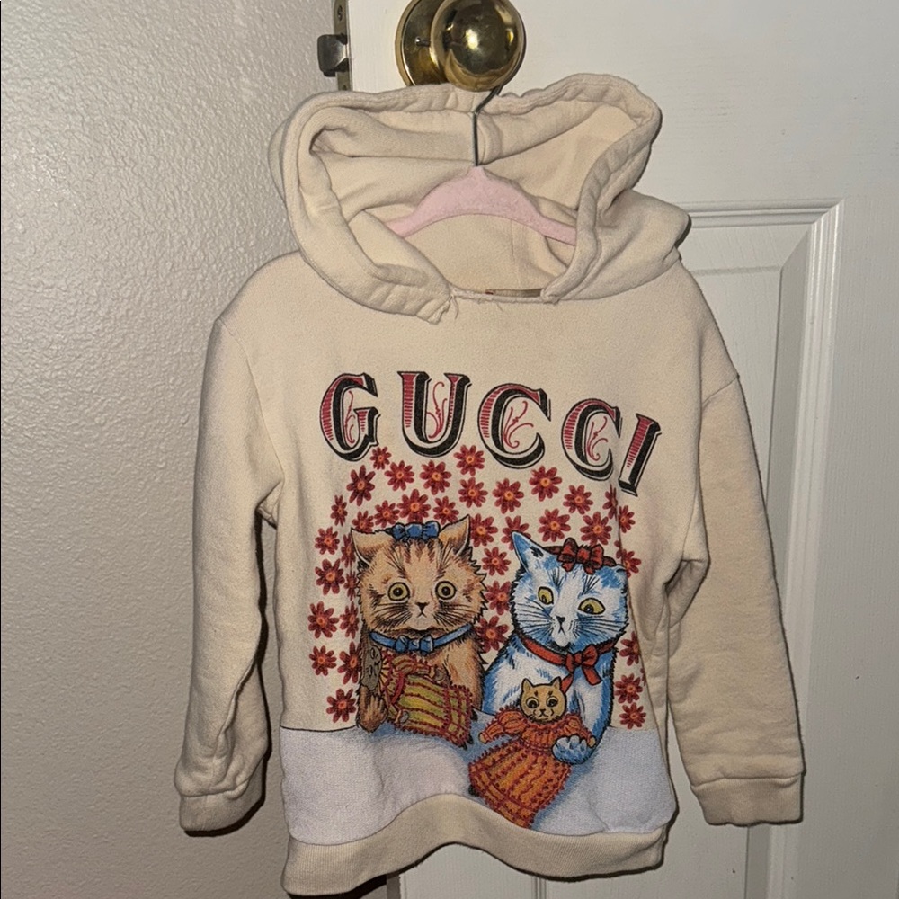 Gucci Cream Sweatshirt with Graphic Design
